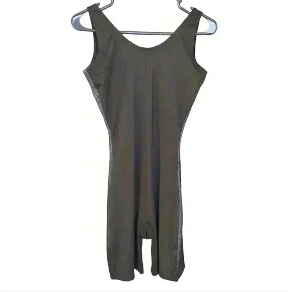 Spanx Assets Red Hot Label Bodysuit Shapewear - Picture 2 of 5